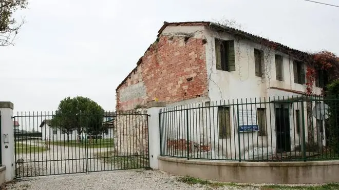 BELLUCO.ABUSO EDILIZIO ARTUSO LUCIO MESTRINO