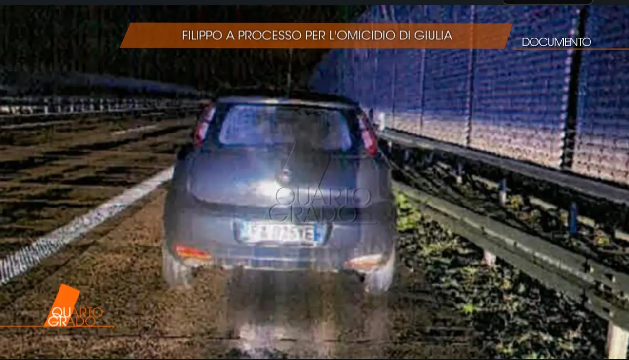 La Fiat Punto Grande si ferma n autostrada: la fuga è finita