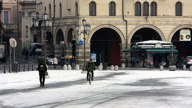 SALMASO - NEVE IN CITTA'