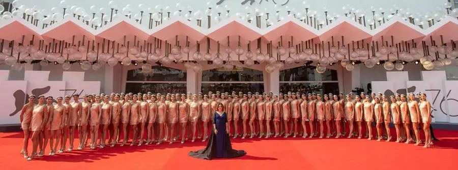 Alcune finaliste dell'edizione 2019 di Miss Italia alla Mostra del cinema di Venezia dove hanno sfilato sul red carpet, 29 agosto 2019. ANSA/UFFICIO STAMPA MISS ITALIA +++ ANSA PROVIDES ACCESS TO THIS HANDOUT PHOTO TO BE USED SOLELY TO ILLUSTRATE NEWS REPORTING OR COMMENTARY ON THE FACTS OR EVENTS DEPICTED IN THIS IMAGE; NO ARCHIVING; NO LICENSING +++