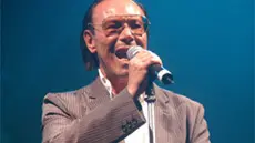 PADOVA 20050402 ANTONELLO VENDITTI CONCERTO DI ANTONELLO VENDITTI AL PALSPORT DI PADOVA (MATTOSCHI/Mattoschi )