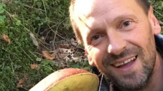 Denis Facci con il porcino di oltre un chilo