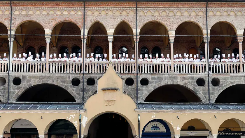 TOME' - AGENZIA BIANCHI - PADOVA- PASTICCERI A PALAZZO DELLA RAGIONE