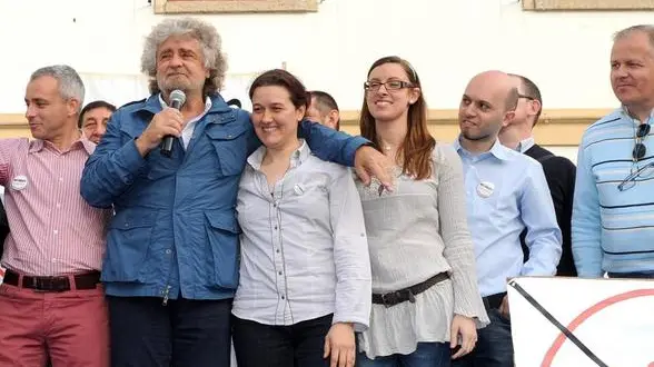 Conselve, 25 Apr 2012.Presentazione lista e candidato sindaco a Conselve del Movimento 5 Stelle di Beppe Grillo. Nella foto: Grillo assieme alla lista al completo.Ph. Zangirolami
