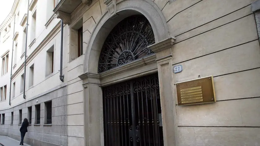 PERTILE - CASSA DI RISPARMIO PIAZZA EREMITANI PERTILE - CASSA DI RISPARMIO PIAZZA EREMITANI