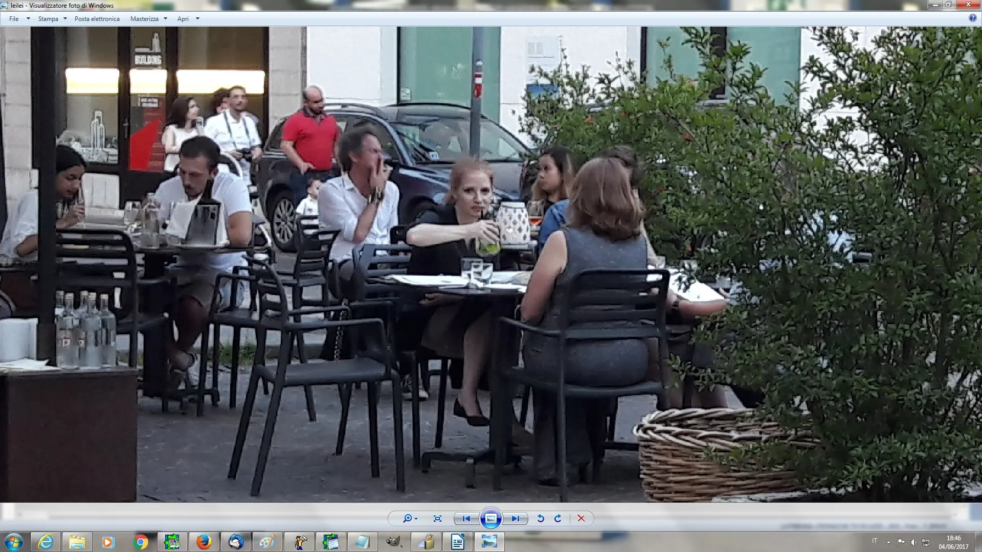 Jessica Chastian a cena in piazza San Vito, a Treviso