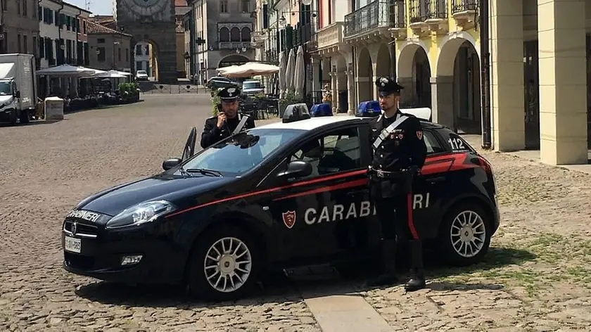 Carabinieri a Este