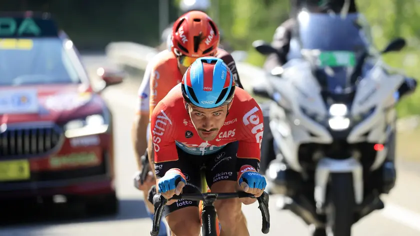 epa11485772 The breakaway group, including Belgian rider Victor Campenaerts (front) of Lotto Dstny, in action during the 18th stage of the 2024 Tour de France cycling race over 179km from Gap to Barcelonnette, France, 18 July 2024. EPA/GUILLAUME HORCAJUELO