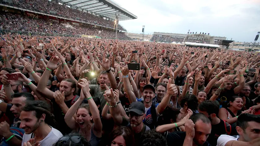 BASCHIERI - AGENZIA BIANCHI - PADOVA - CONCERTO PEARL JAM
