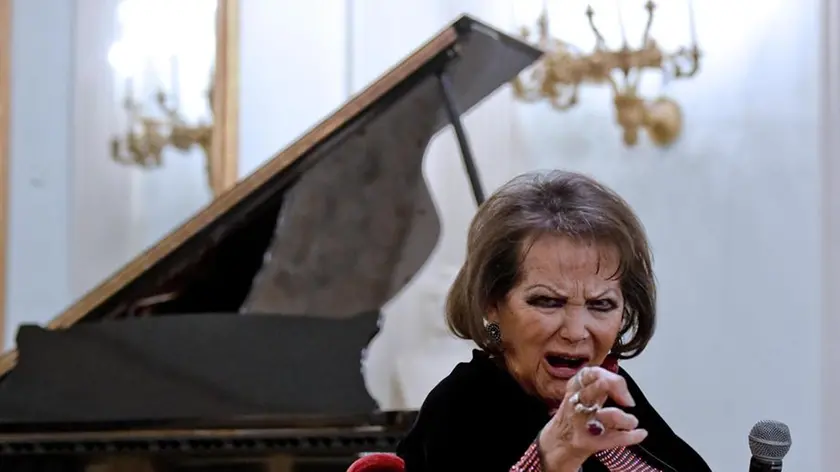 Italian actress Claudia Cardinale during a press meeting at San Carlo's Theatre in Naples, where on the 15 of April she will celebrate her 80th birthday, Naples, 9 April 2018. ANSA / CIRO FUSCO