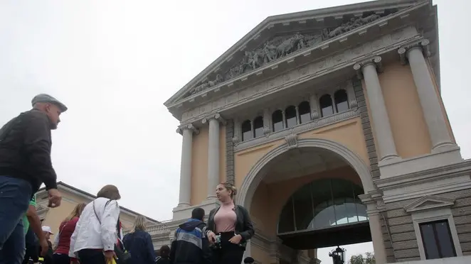 TOMEâ€™-AGENZIA BIANCHI-PADOVA - FRONTONE EX MACELLO PRATO DELLA VALLE